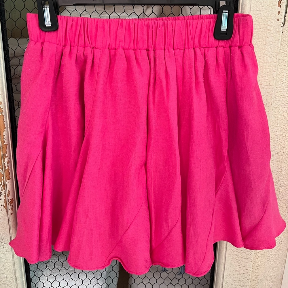 Hot pink ruffle skort- EUC - size M